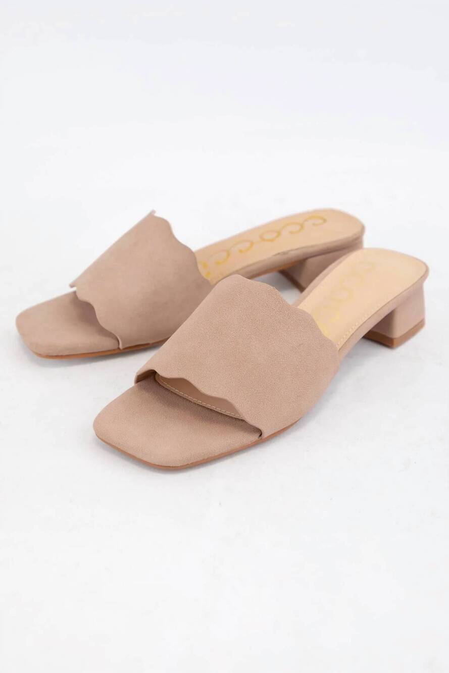 NEW CCOCCI women's sasha scallop edge square toe kitten heel sandal in mauve